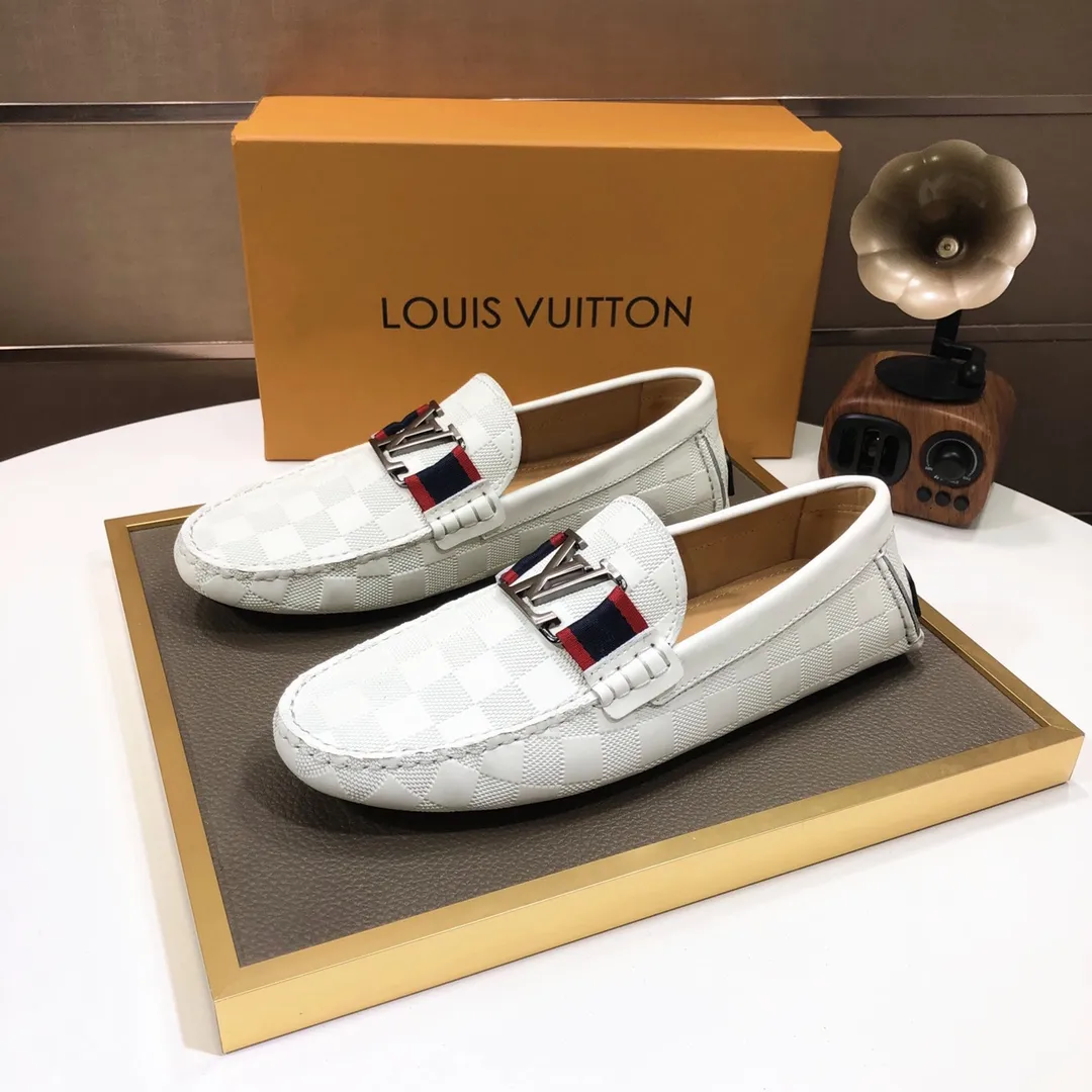 Men's men's shoes 💰420💰 [LV Doudou shoes] (water-dyed cowhide lining) new model is on the market, available on the official website. The new Doudou shoes are processed into single-color materials, and the uppers are made of imported cowhide material. The body of the shoe is fully hemmed with mark thread, and is lined with imported original cowhide leather. The elegant shoe shape is super suitable for all-matching, and the size is 38-44.